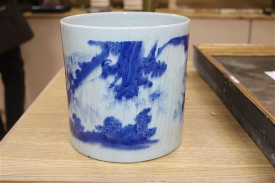 A Chinese blue and white brush pot height 18cm